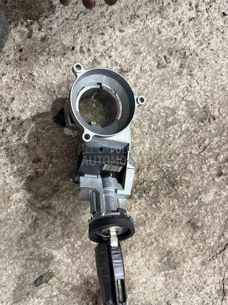 Kontakt brava Corsa D