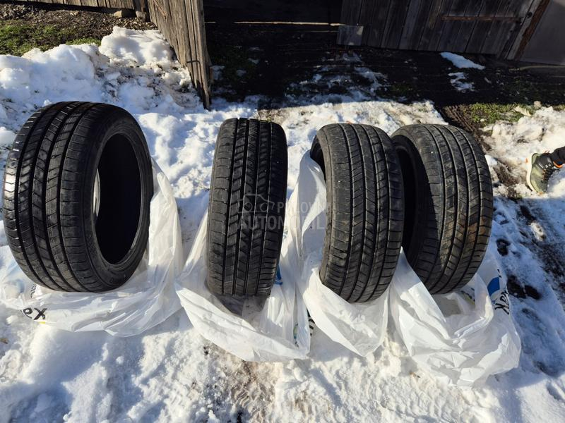 Kumho 225/45 R18 Letnja