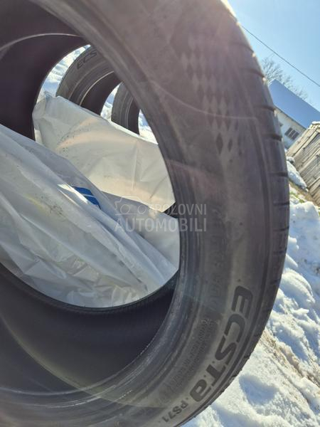 Kumho 225/45 R18 Letnja