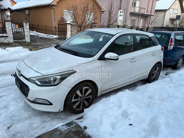 Hyundai i20 1,1 dizel 2016. god. -  kompletan auto u delovima