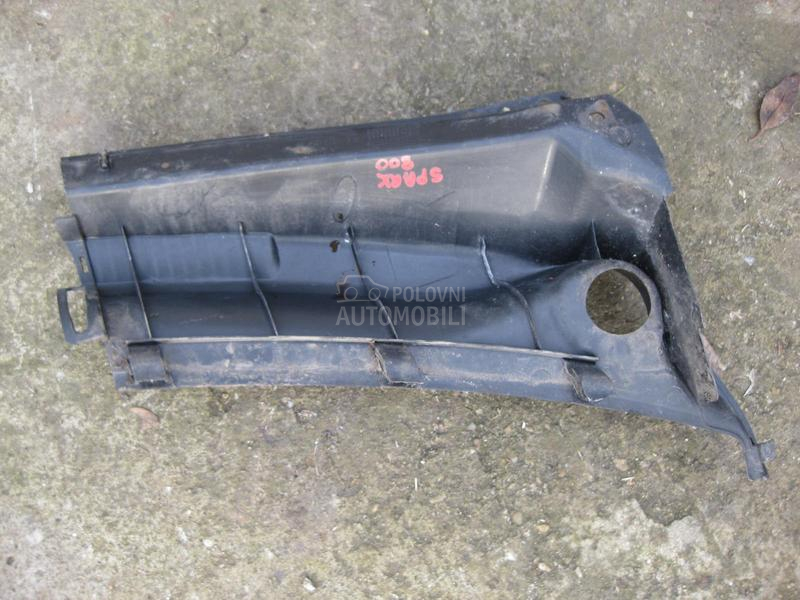 Plastika ispod brisaca