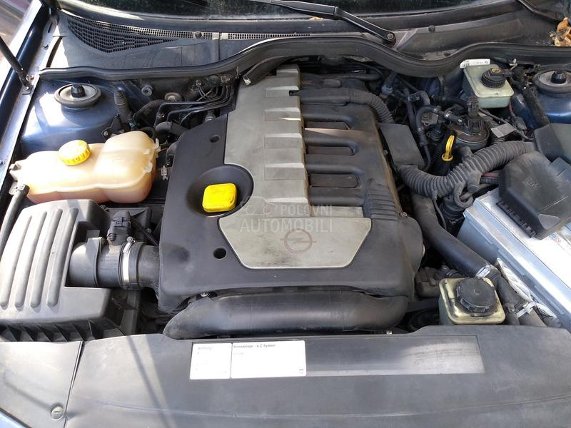 Opel Omega -  kompletan auto u delovima