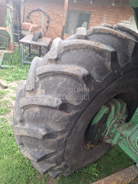 John Deere 23.1 r26