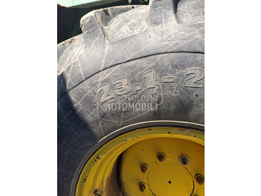 John Deere 23.1 r26