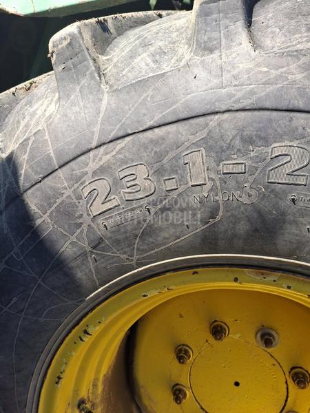 John Deere 23.1 r26