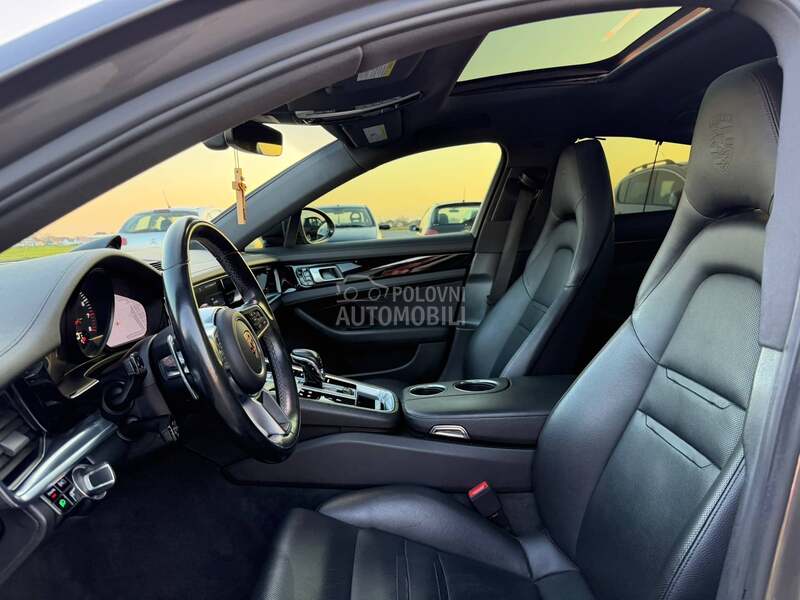 Porsche Panamera 
