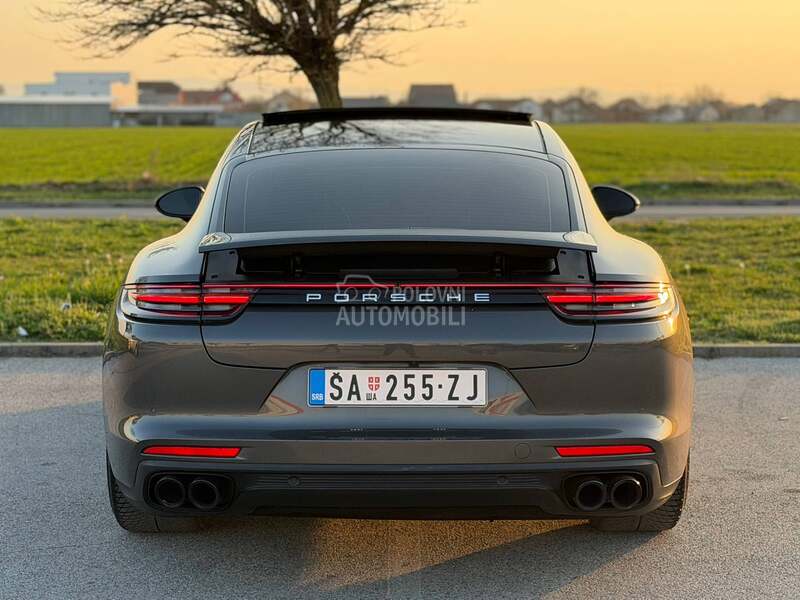 Porsche Panamera 