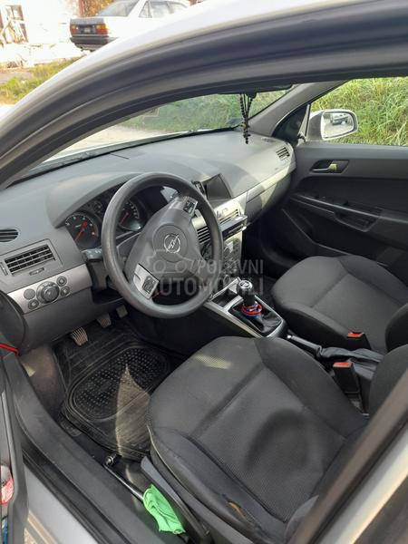 Opel Astra H 