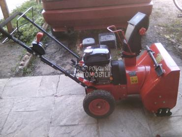 Mercedes Benz snego cistac