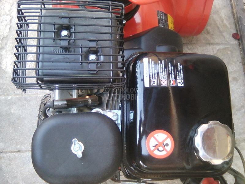 Mercedes Benz snego cistac