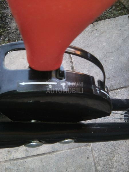 Mercedes Benz snego cistac