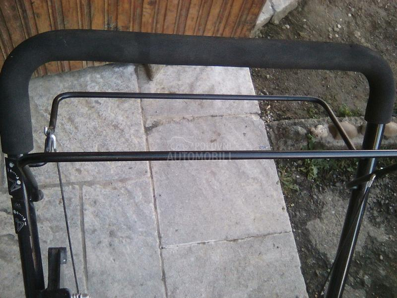 Mercedes Benz snego cistac