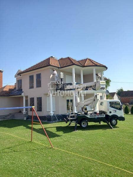 Nissan CapStar NT 400