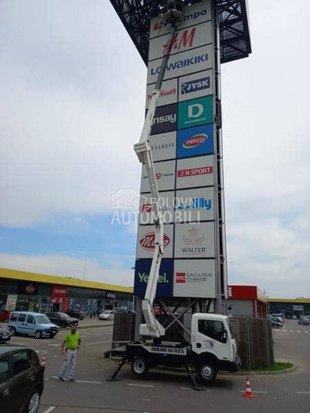 Nissan CapStar NT 400