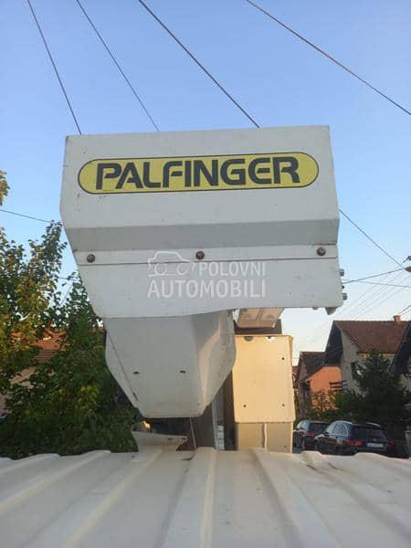 Nissan CapStar NT 400