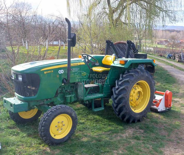 John Deere 5045D