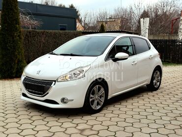 Peugeot 208 P.A.N.O.   L.E.D