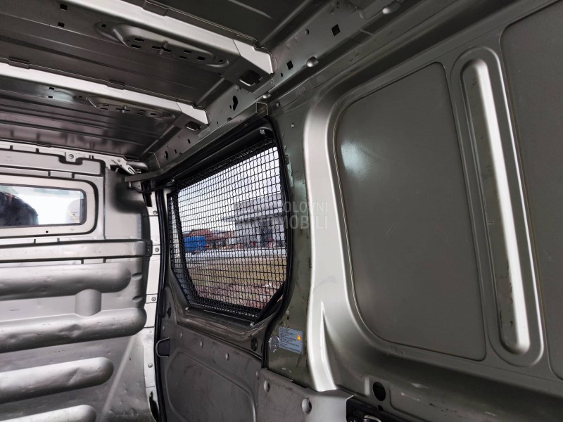 Opel Vivaro 2.5cdti long