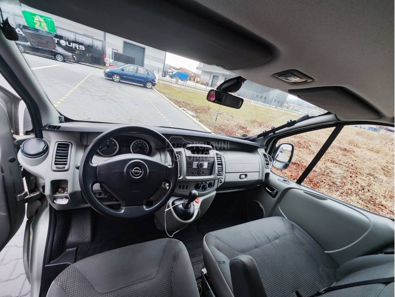 Opel Vivaro 2.5cdti long