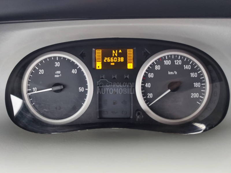 Opel Vivaro 2.5cdti long