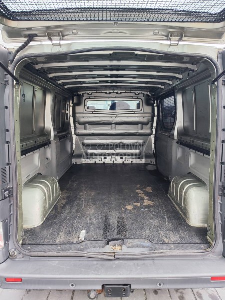 Opel Vivaro 2.5cdti long