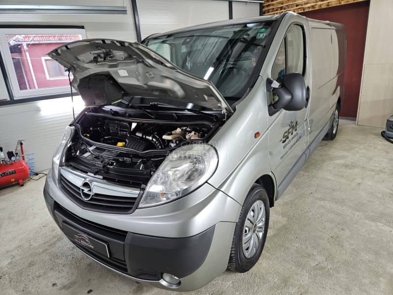 Opel Vivaro 2.5cdti long