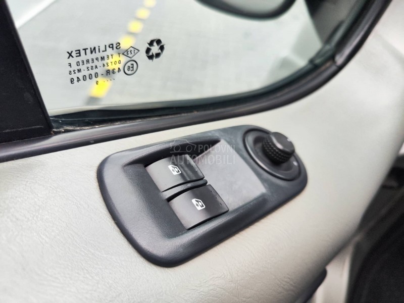 Opel Vivaro 2.5cdti long