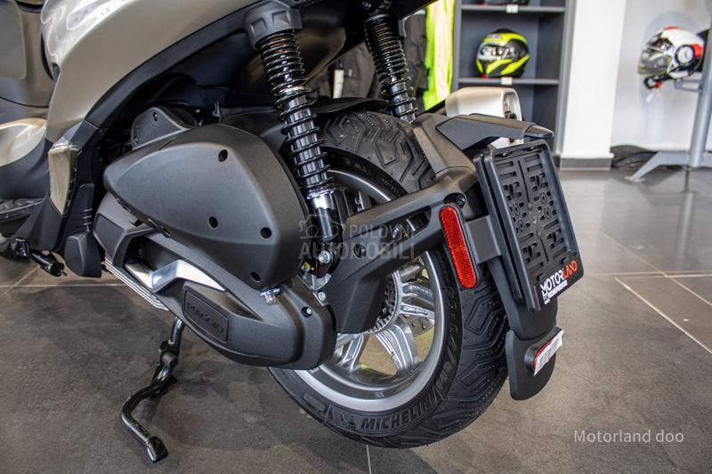 Piaggio Beverly 300 hpe