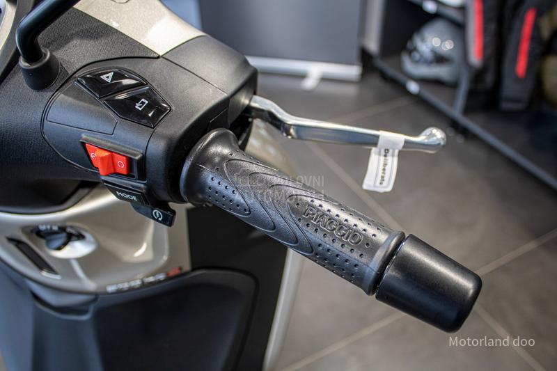 Piaggio Beverly 300 hpe