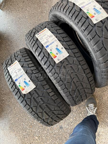 Taurus 225/55 R17 Zimska