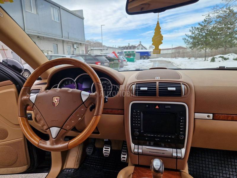 Porsche Cayenne 