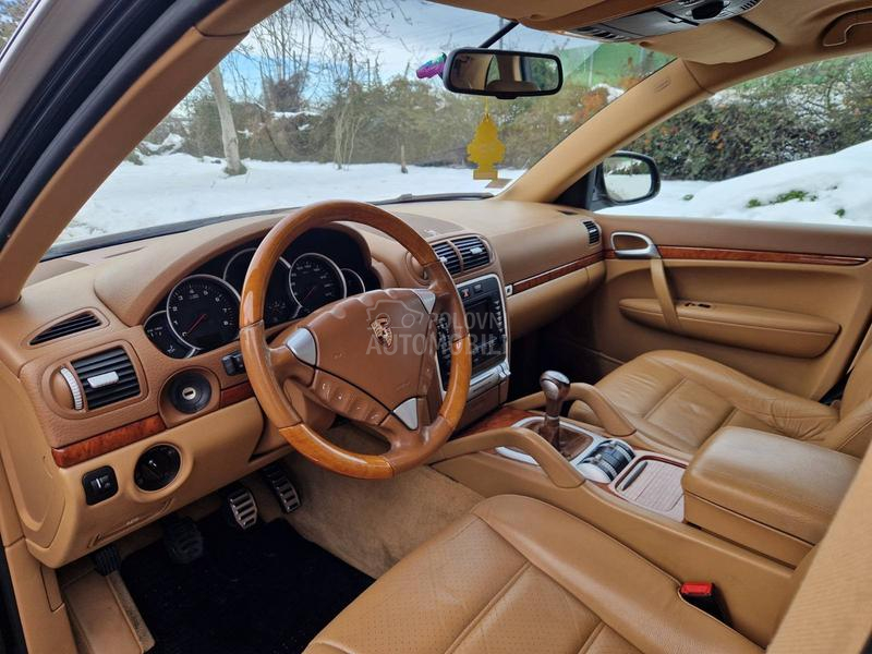 Porsche Cayenne 