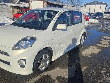 Daihatsu Sirion 1.3B/4puta4/