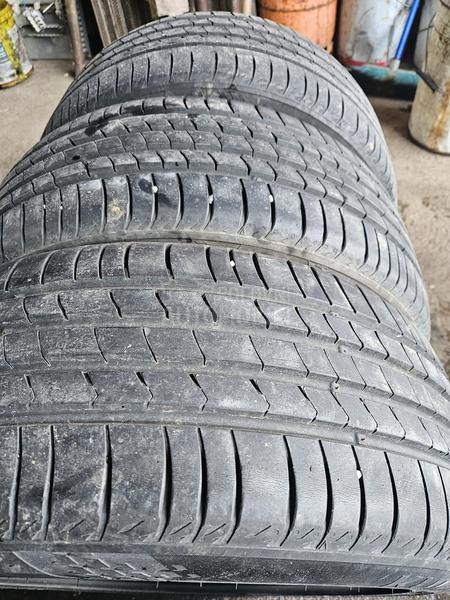 Kumho 215/45 R16 Letnja