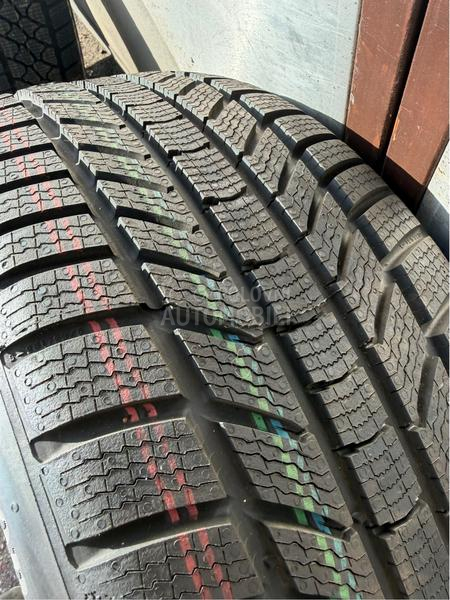 Continental 225/40 R18 Zimska