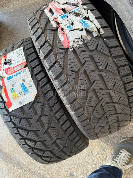 Tigar 215/45 R17 Zimska
