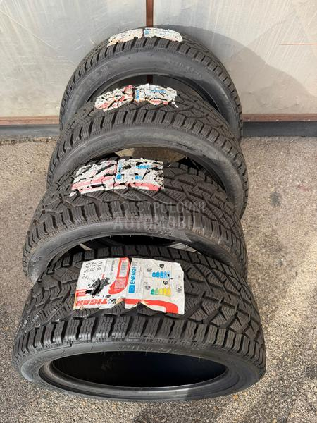 Tigar 215/45 R17 Zimska