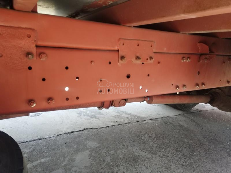 Iveco 130E18 sa Kranom