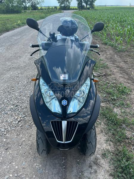 Piaggio mp3 400