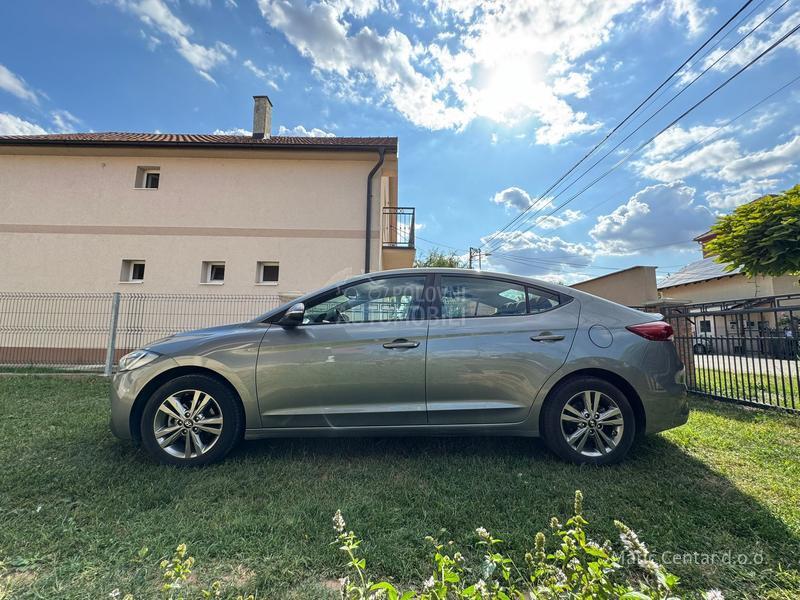Hyundai Elantra 