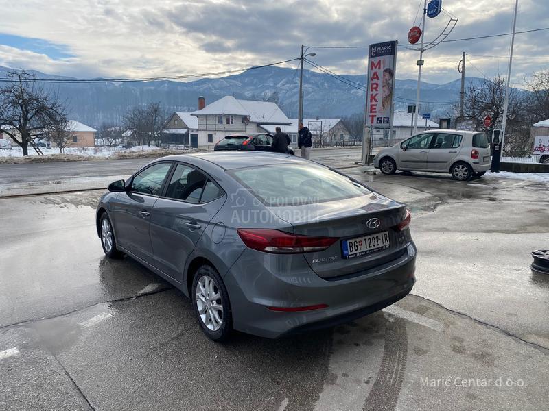 Hyundai Elantra 