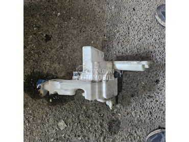 Boca-posuda tečnosti za brisac za Volkswagen Passat B6 od 2005. do 2010. god.