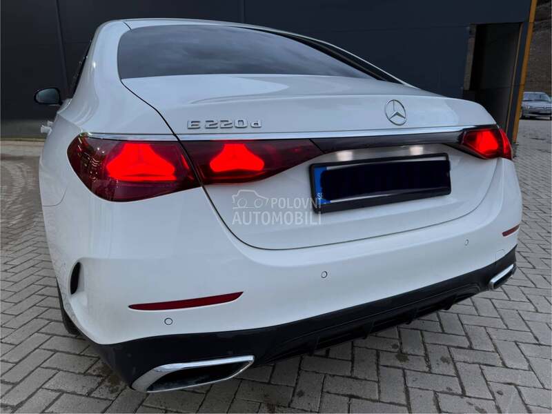 Mercedes Benz E 220 