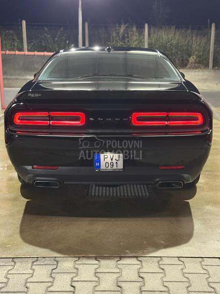 Dodge Challenger 