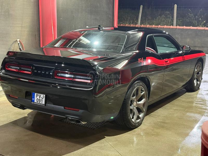 Dodge Challenger 