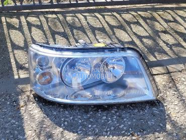 Desni far vw transporter