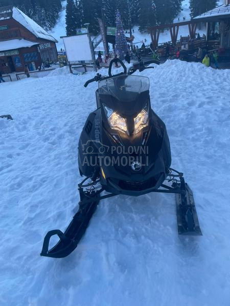 Bombardier Ski doo summit 800r