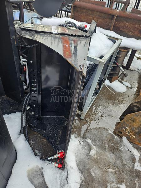 Bobcat kasika krokodilka