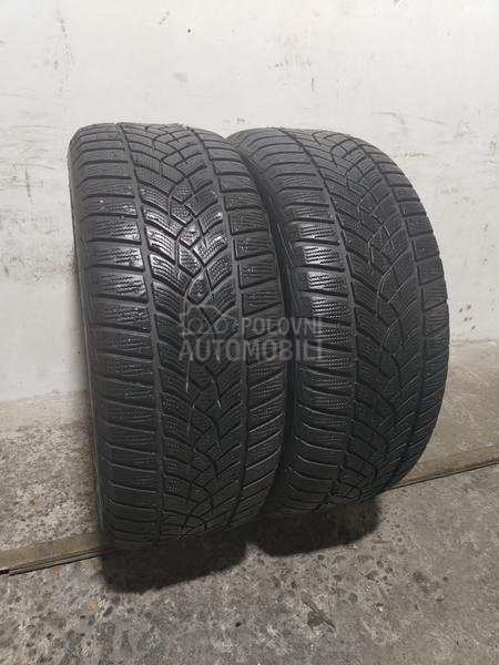 Goodyear 215/55 R16 Zimska