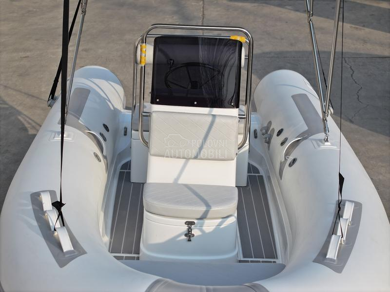 Zodiac Novecento RIB 430